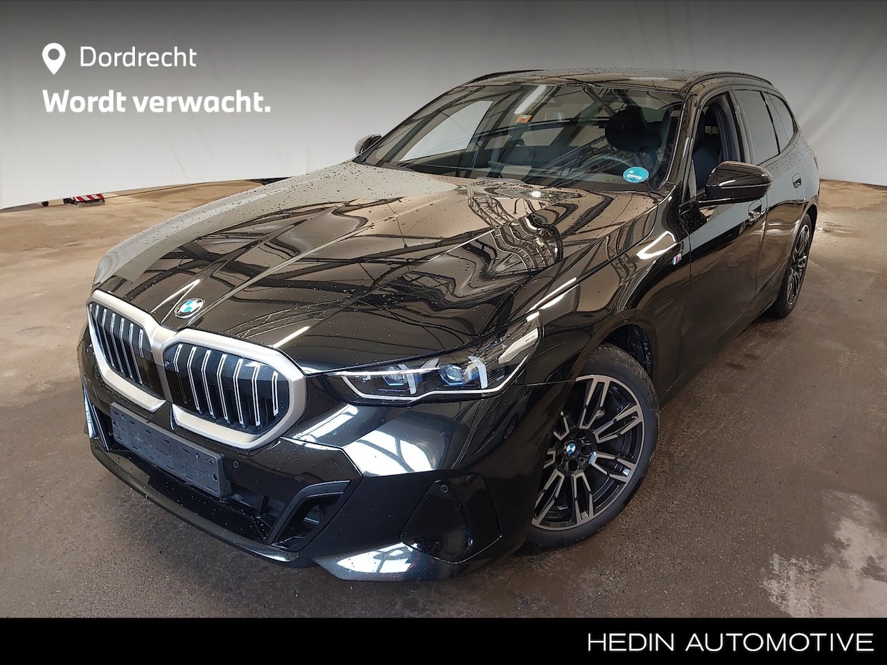 BMW 5-serie Touring - 520i M-Sport | Harman Kardon | Driving Assistant Plus | Standkachel | Trekhaak - AutoWereld.nl