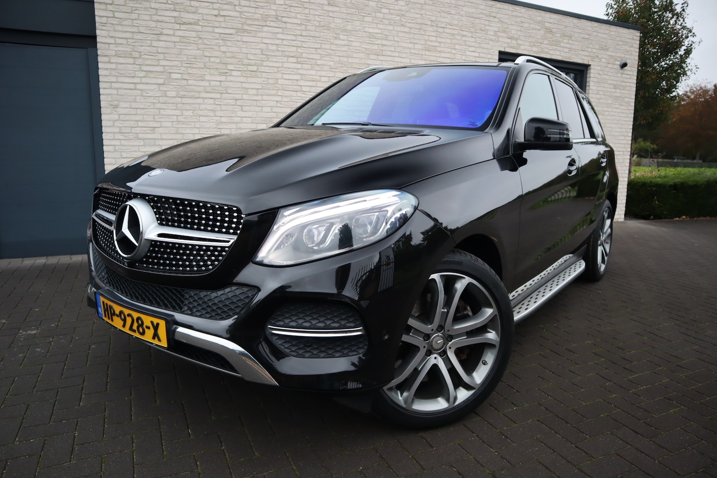 Mercedes-Benz GLE-Klasse - 500 e 4MATIC Panoramadak Luchtvering Trekhaak  Interieur voorverwarming. Etc. Etc. - AutoWereld.nl