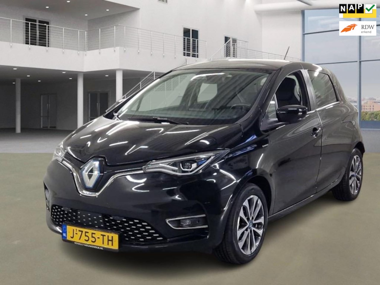 Renault Zoe - R135 Edition One 52 kWh | SOH 90% | Koop Accu | Stoelverwarming | Keyless | CarPlay | Dode - AutoWereld.nl
