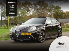 Alfa Romeo Giulietta - 1.7 TBi QV | Schuifdak | Bose | Xenon | Raggazzon | Elek.verst.stoelen
