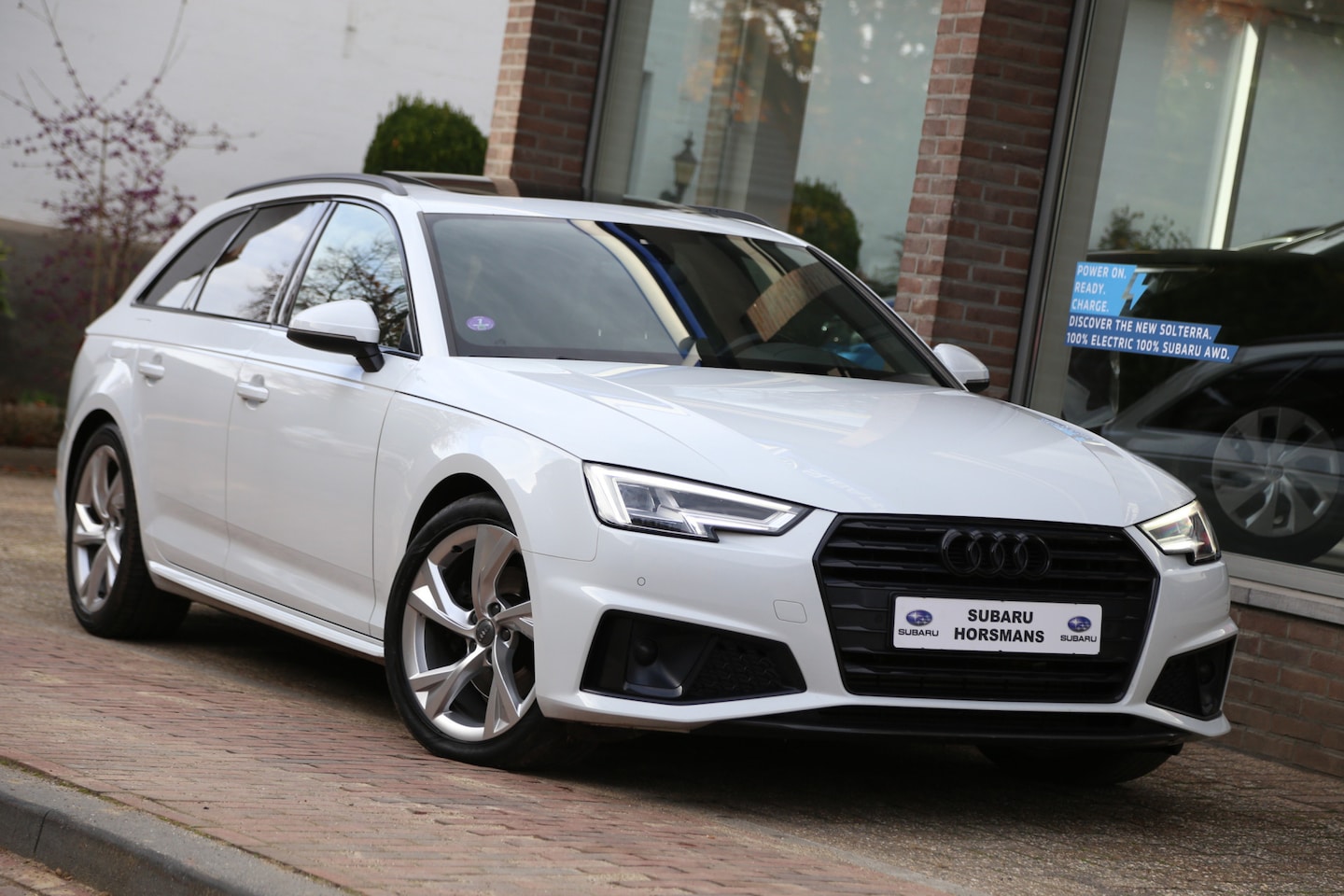 Audi A4 Avant - 40 TFSI Sport S-Tronic 2x S line edition Pano Navi LED - AutoWereld.nl