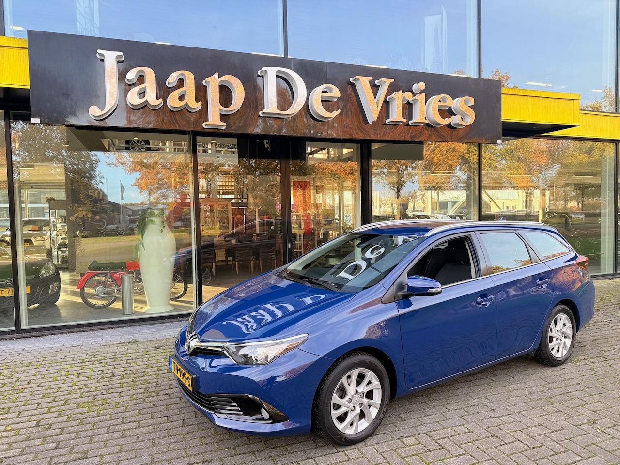 Toyota Auris Touring Sports - 1.2T Energy - AutoWereld.nl