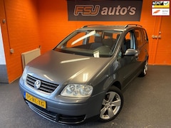 Volkswagen Touran - 1.6 16V FSI / SPORTLINE / AIRCO / APK 26-10-2026