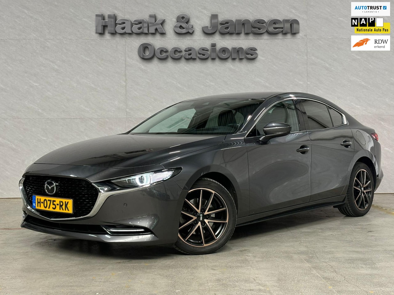 Mazda 3 - 2.0 e-SkyActiv-X M Hybrid 180 Luxury Bose Leder - AutoWereld.nl