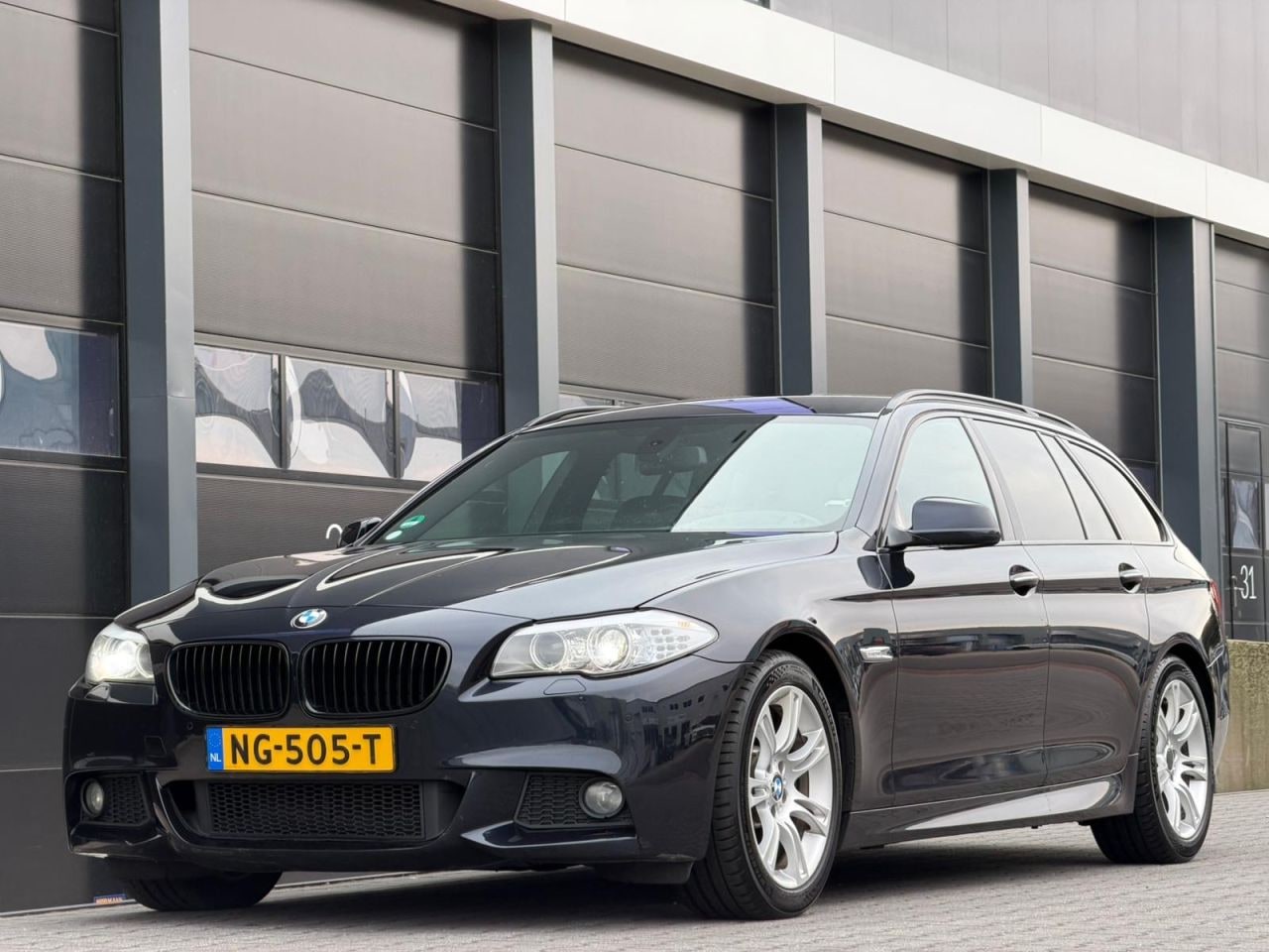 BMW 5-serie Touring - 530d M-Pakket Leer Clima PDC - AutoWereld.nl