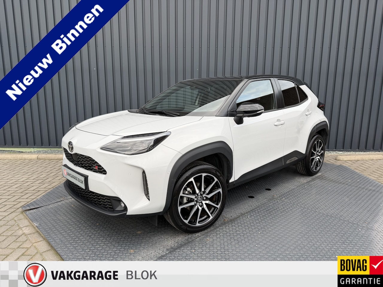 Toyota Yaris Cross - 1.5 Hybrid GR Sport | 360 camera | 8.000 km | Head-up | BSM | Rijklaar!! - AutoWereld.nl