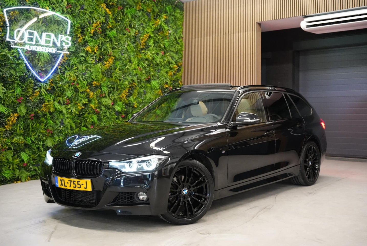 BMW 3-serie Touring - 318i M Sport Edition / Pano / Harman Kardon / Camera - AutoWereld.nl