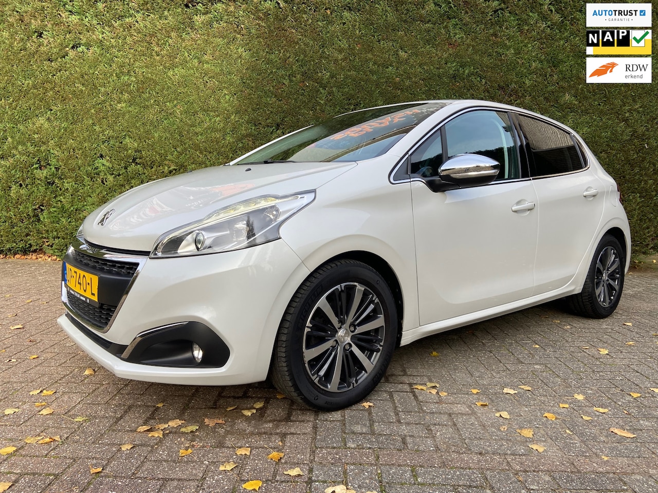 Peugeot 208 - 1.2 Allure - AutoWereld.nl