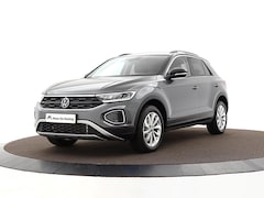 Volkswagen T-Roc - 1.5 TSI 150pk DSG Life Edition · Keyless · Camera · Apple/Android Car Play · Navigatie · S