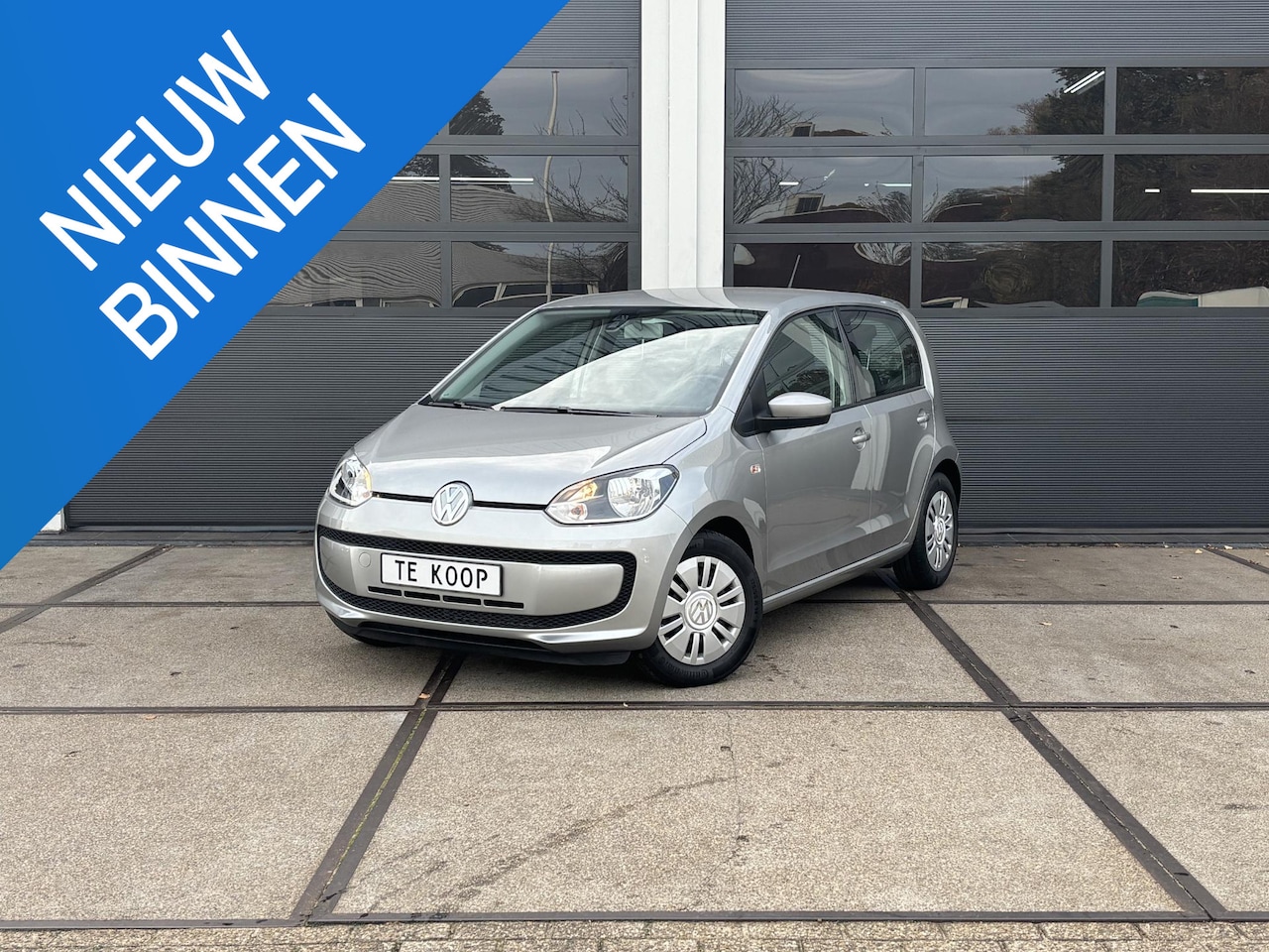 Volkswagen Up! - 1.0 move up! BlueMotion | Airco | Garmin Navigatie | Lage km-stand! | - AutoWereld.nl