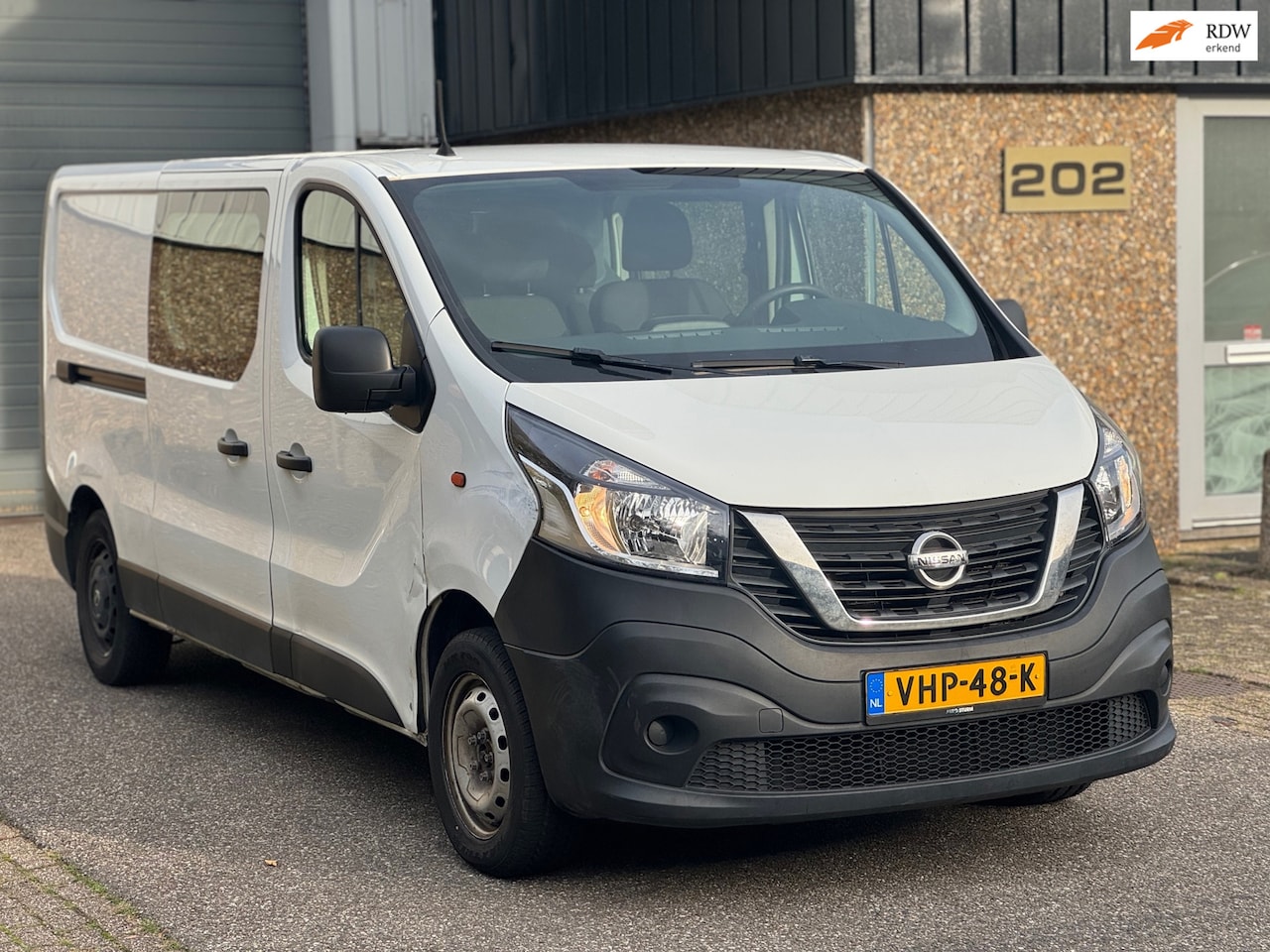 Nissan nv300 - 2.0 dCi 120 L2H1 Acenta DC Comfort 2.0 dCi 120 L2H1 Acenta DC Comfort - AutoWereld.nl