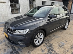 Volkswagen Tiguan - 1.4 TSI CL Bns * trekhaak * apple carplay * All In prijs