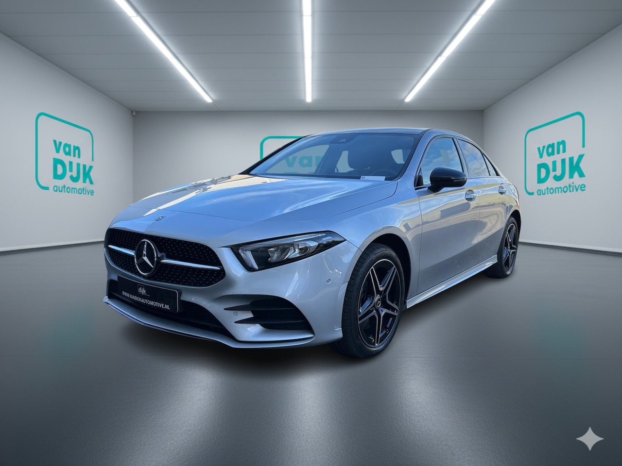 Mercedes-Benz A-klasse - 250 e AMG Line PANORAMADAK TREKHAAK ZWENKBAAR NIGHT PAKKET DEELS LEDER STOELVERWARMING NAV - AutoWereld.nl