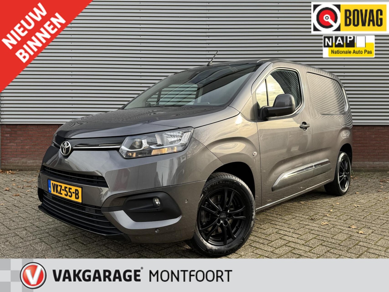 Toyota ProAce City - 1.5 D-4D Innovator|Camera|Keyless|Trekhaak|Cruise|3 pers.|Airco|Parkeersensoren|L.m.Velgen - AutoWereld.nl