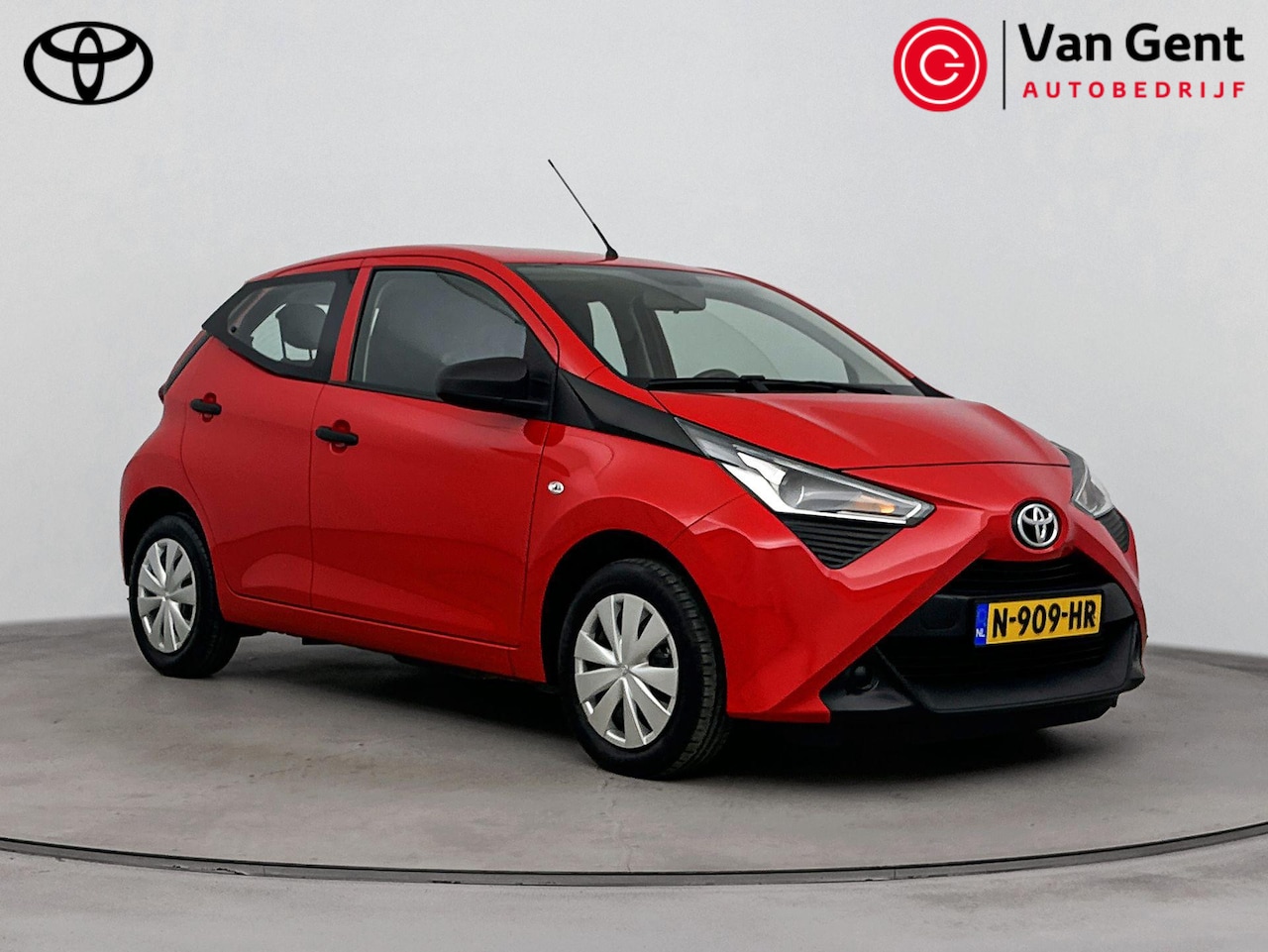 Toyota Aygo - 1.0 VVT-i x-fun | Airco | Bluetooth | Elektrische ramen voor | Multifunctioneel stuurwiel - AutoWereld.nl