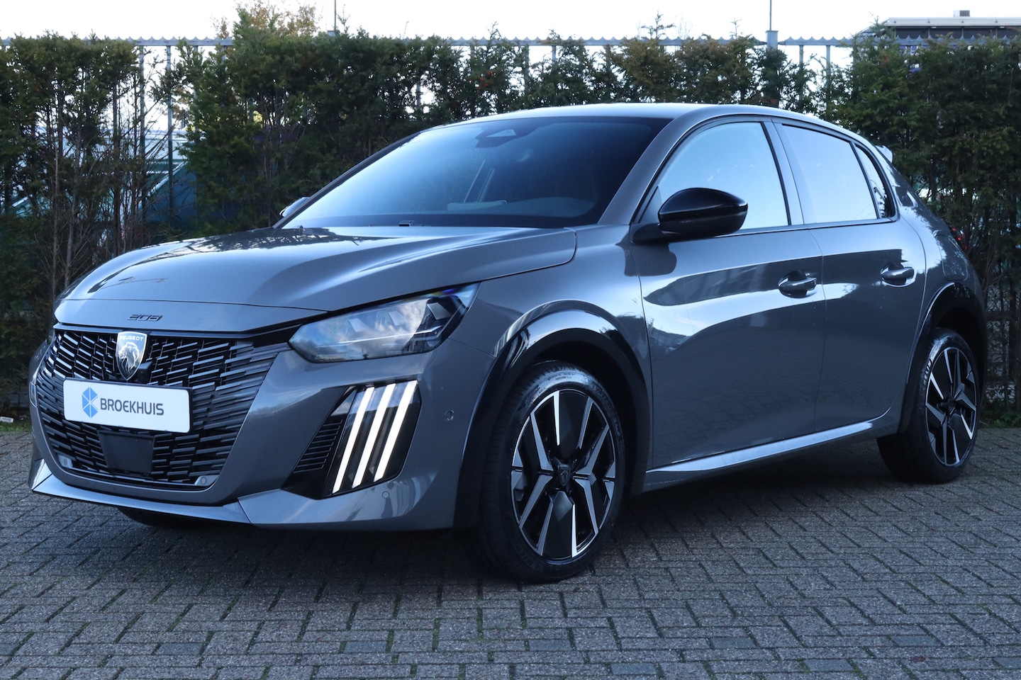 Peugeot 208 - 1.2 Hybrid 145 e-DCS6 GT | Vision & Navigation Pack | Alcantara Executive Interior | Pack - AutoWereld.nl