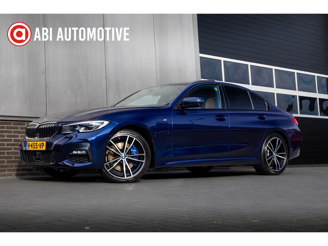 BMW 3-serie - 330e 293 pk eDrive Edition / NL-auto/ Open-Dak/ Head-Up/ Harman-Kardon/ M-sportpakket/ Ad - AutoWereld.nl