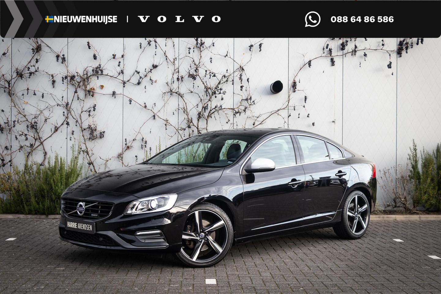 Volvo S60 - 2.0 T6 Aut.8 R-Design | Xenon | 19 Inch lichtmetalen velgen | Parkeercamera | Verwarmbaar - AutoWereld.nl