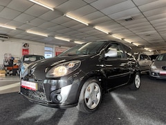 Renault Twingo - 1.2-16V Dynamique. Klein, zuinig en met een sportieve look