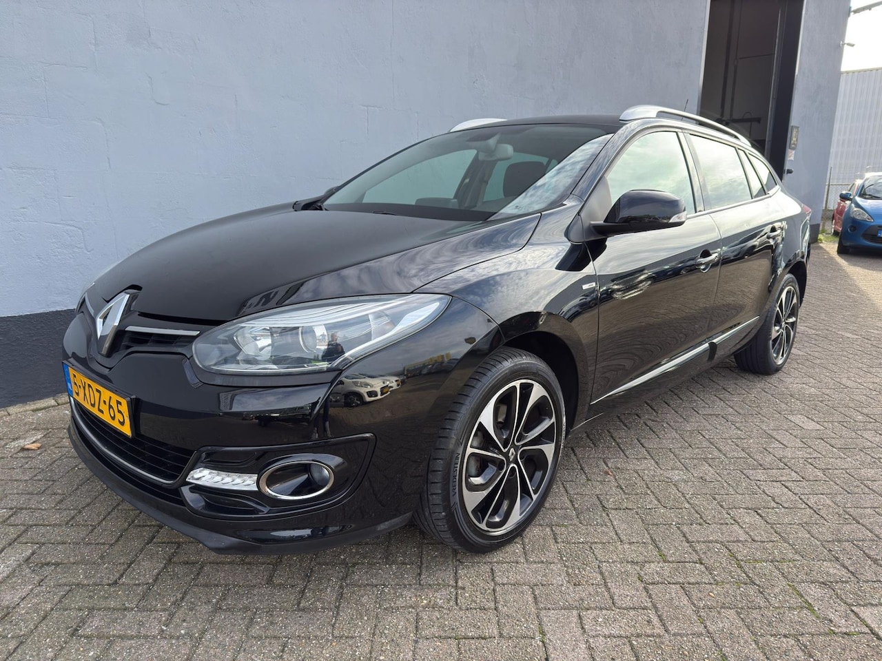 Renault Mégane Estate - 1.2 TCe Bose - Climate Control - Trekhaak - AutoWereld.nl