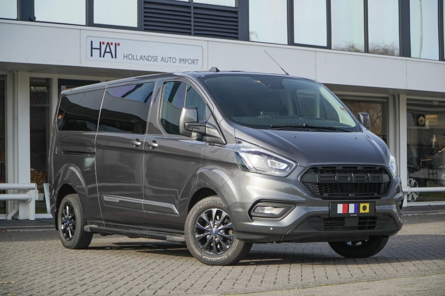 Ford Transit Custom - 320 2.0 TDCI L2H1 I Automaat I Dubbel cabine I Platinum uitv. I - AutoWereld.nl