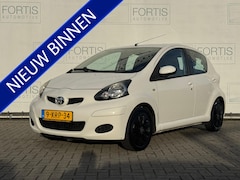 Toyota Aygo - 1.0-12V Comfort 5 DEURS | APK T/M 10-26 |