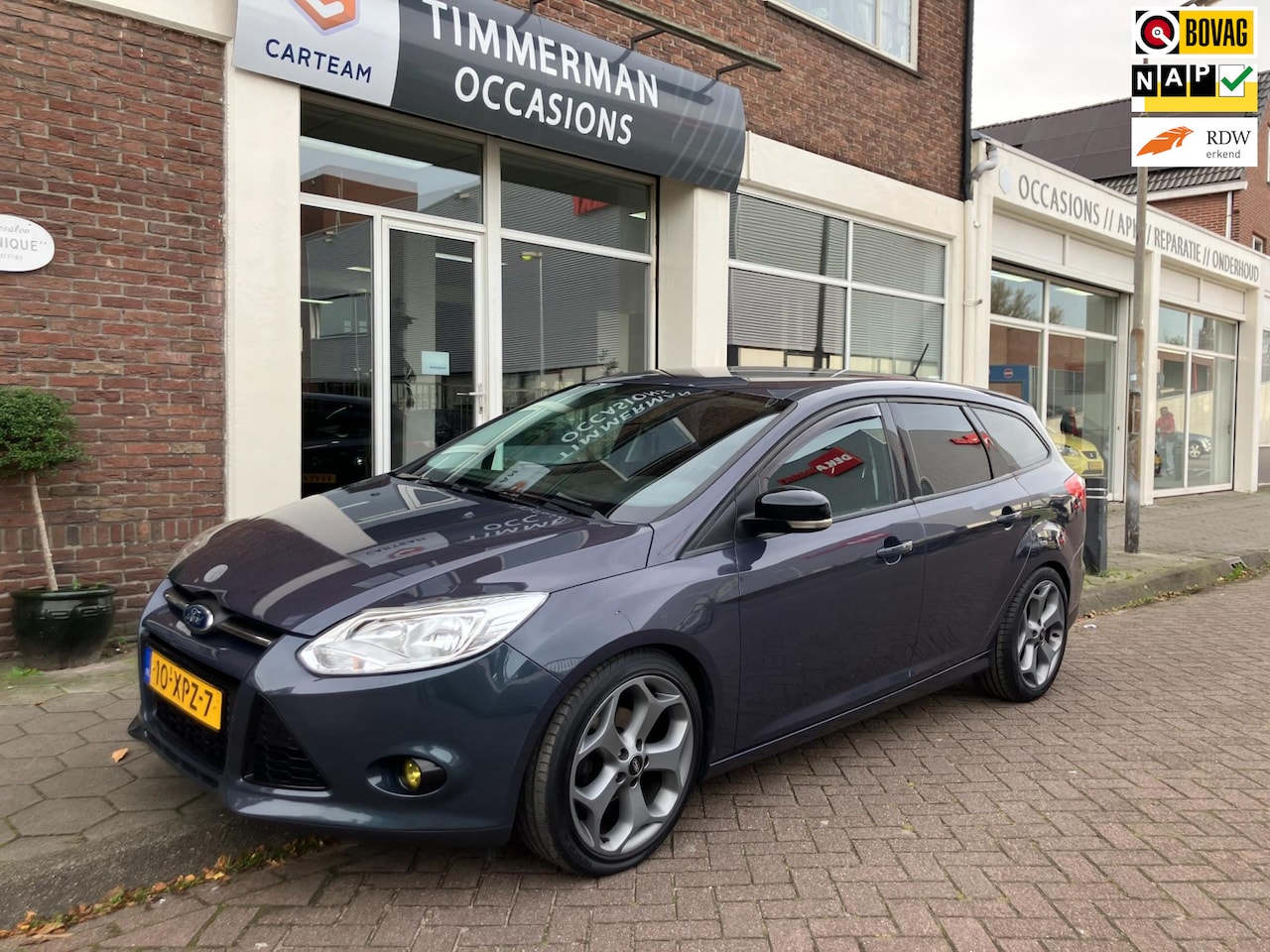 Ford Focus Wagon - 1.0 EcoBoost Trend|Airco|Parkeersensoren|18"ST velgen - AutoWereld.nl
