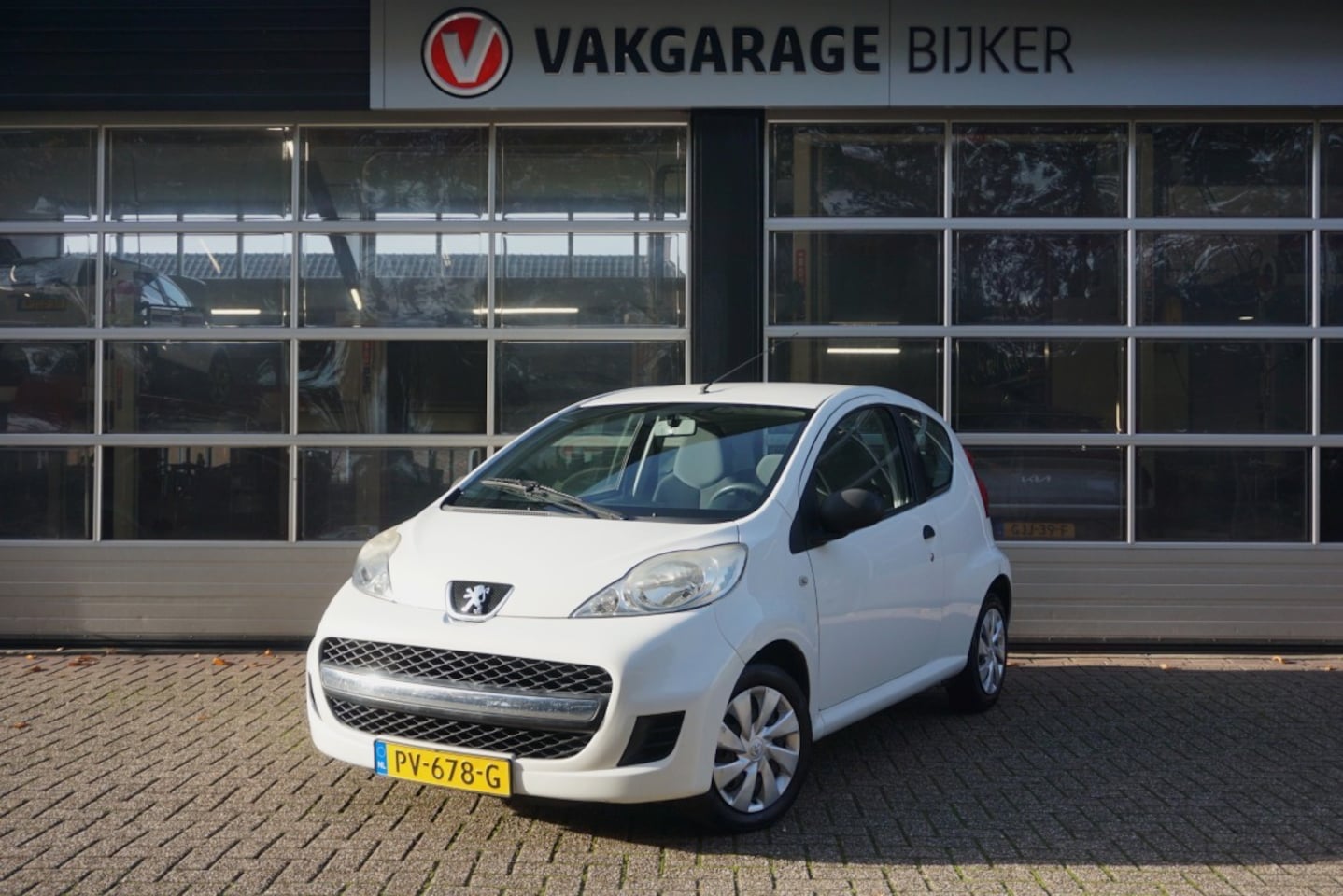 Peugeot 107 - 1.0-12V XR 1.0-12V XR - AutoWereld.nl
