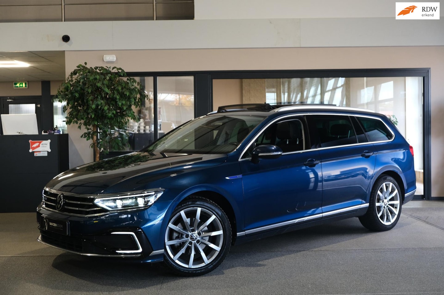 Volkswagen Passat Variant - 1.4 TSI PHEV GTE DSG 218pk Navi Pano Virtual Cam ACC - AutoWereld.nl