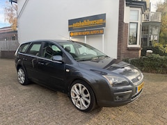 Ford Focus Wagon - 1.6-16V Futura