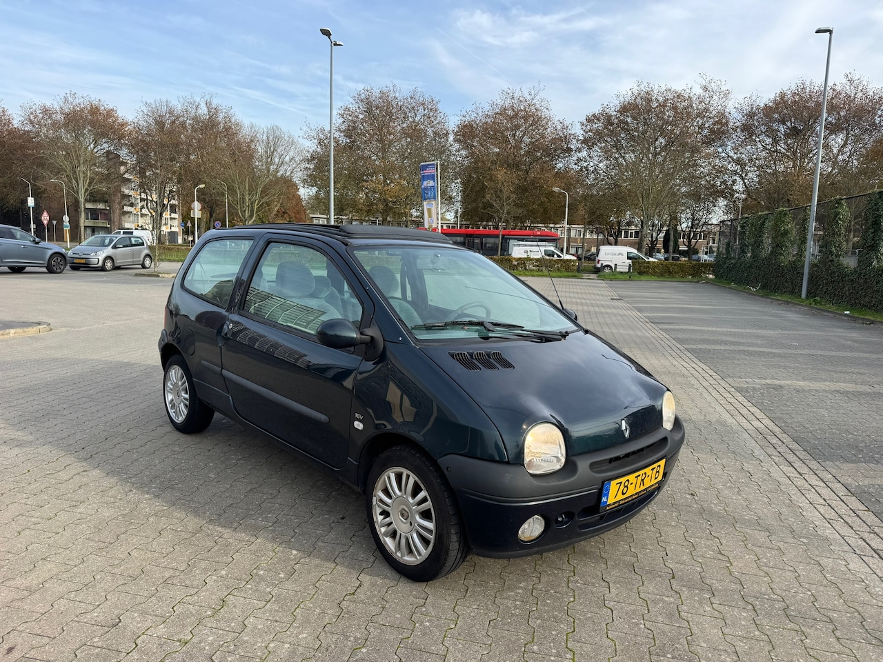 Renault Twingo - 1.2-16V Paris Quickshift 5. AUTOMAAT - AutoWereld.nl
