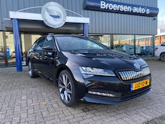 Skoda Superb Combi - 1.4 TSI PHEV 217pk DSG-6 Sportline met Verwarmpakket, 360camera en 19" velgen