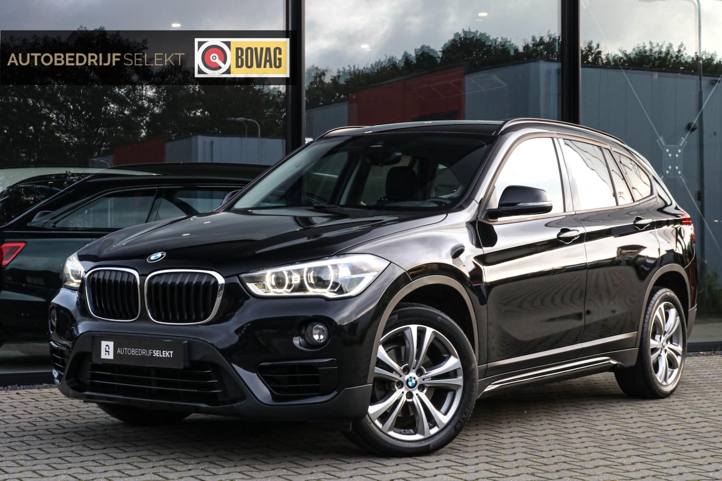 BMW X1 - SDrive18i - LED - AUTOMAAT - DEALER ONDERHOUDEN - AutoWereld.nl