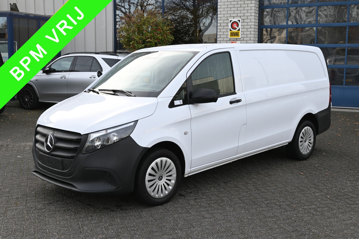 Mercedes-Benz Vito - 116 CDI L2 Pro 2500 kg trekhaak, Achterdeuren, MBUX navigatie - AutoWereld.nl