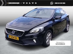 Volvo V40 Cross Country - 2.5 T5 AWD Momentum | Bi-Xenon | Trekhaak | Bluetooth | Navigatie | Memory | Keyless Entry