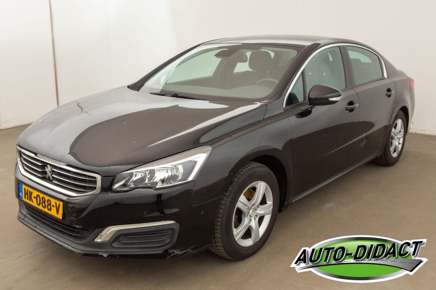 Peugeot 508 - 1.6 e-THP Clima Navi Blue Lease Executive - AutoWereld.nl