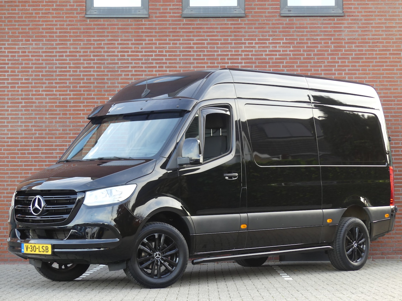 Mercedes-Benz Sprinter - 317 CDI L2H2 Camera/Airco/Trekhaak/Cruise control - AutoWereld.nl