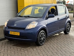 Daihatsu Sirion 2 - 1.3-16V Comfort Bj 2005 5-Deurs Nieuwe APK
