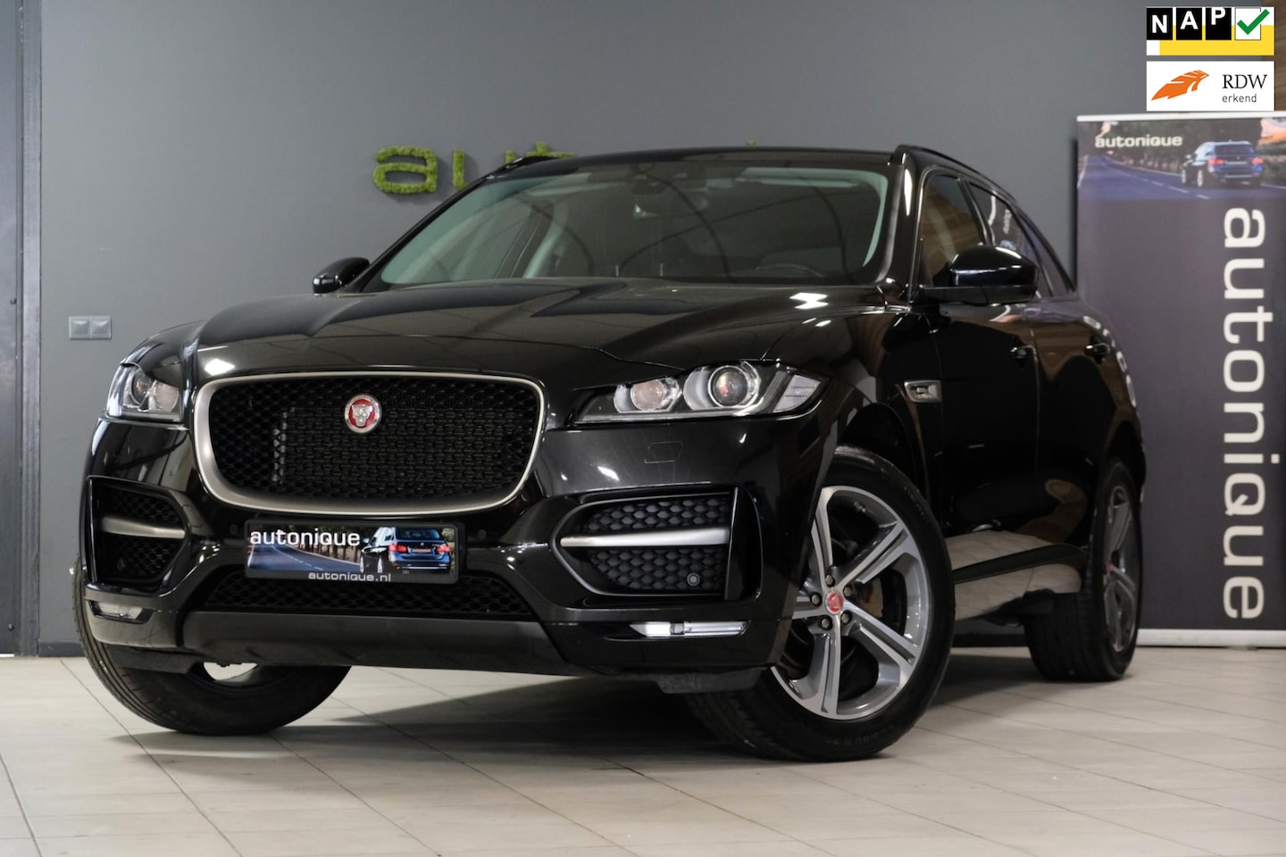 Jaguar F-Pace - 2.0 R-Sport AWD 25t automaat/20inch - AutoWereld.nl