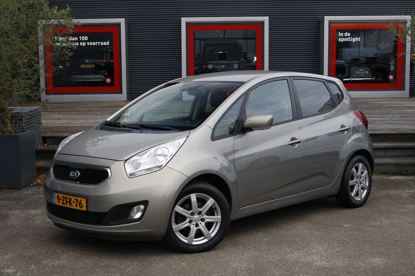 Kia Venga - 1.4 CVVT ExecutiveLine | trekhaak | fabrieksnavi | achteruitrijcamera | - AutoWereld.nl
