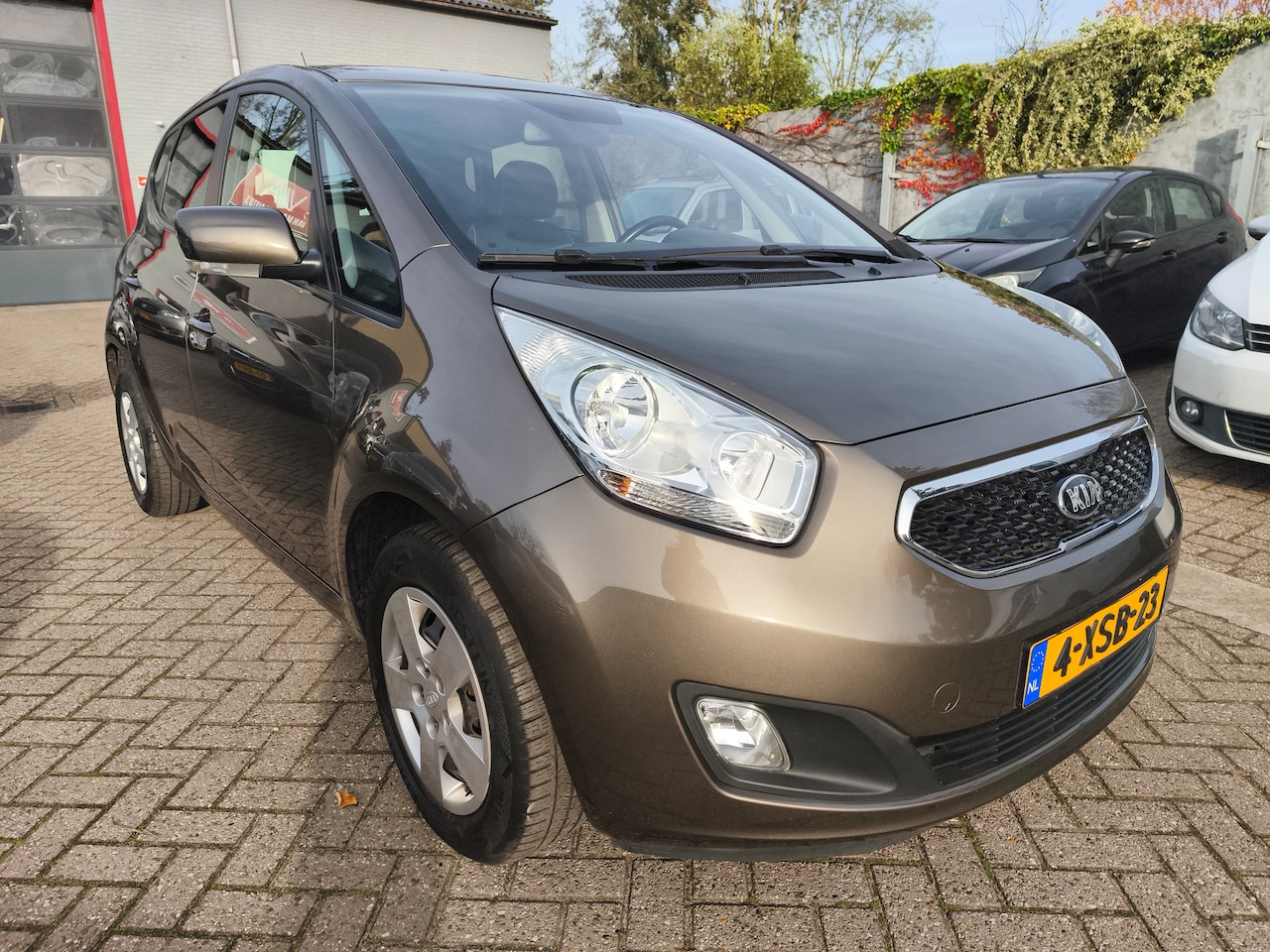 Kia Venga - 1.4 CVVT ExecutiveLine 1.4 CVVT ExecutiveLine - AutoWereld.nl