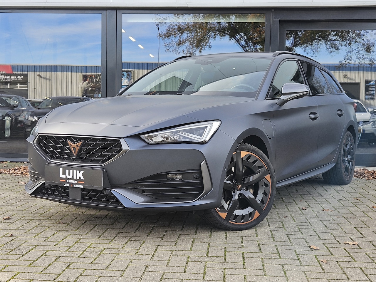 CUPRA Leon Sportstourer - 1.4 e-Hybrid VZ Copper Edition + PANO DAK + CAMERA + MEMORY + LED - AutoWereld.nl