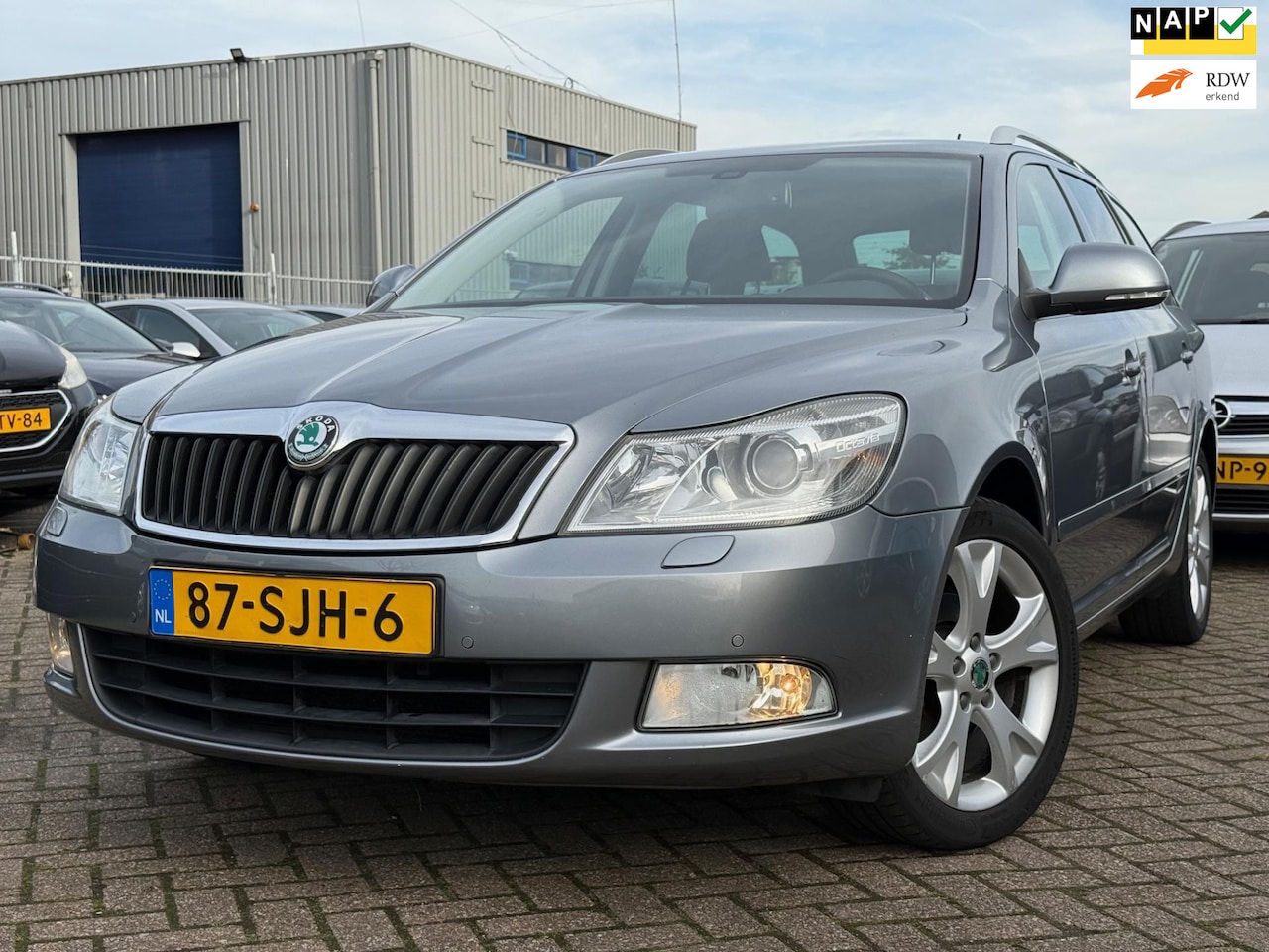 Skoda Octavia Combi - 1.4 TSI Greentech Elegance Businessline 1.4 TSI Greentech Elegance Business Line - AutoWereld.nl