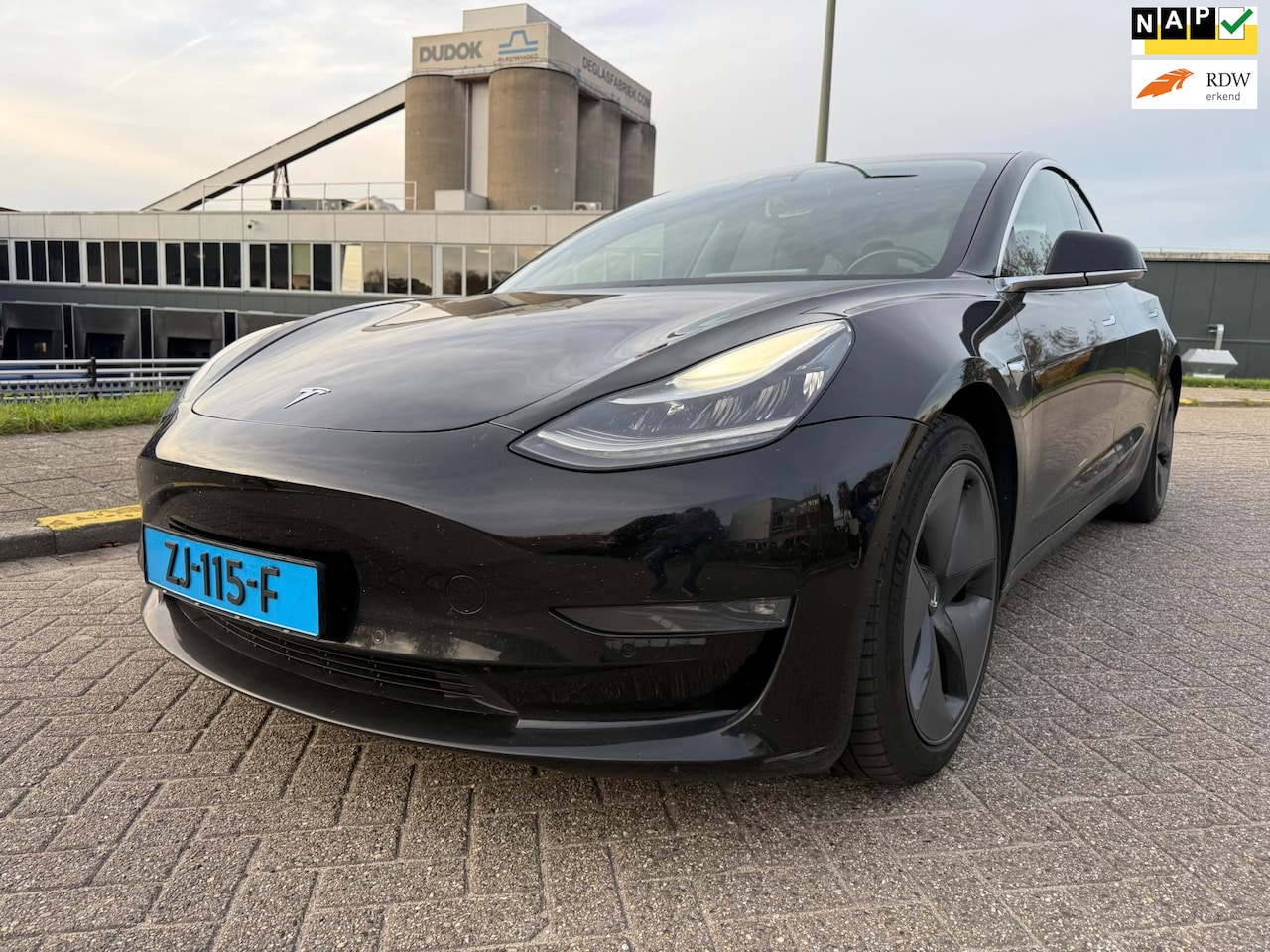 Tesla Model 3 - Long Range RWD Long Range AWD 75 kWh - AutoWereld.nl