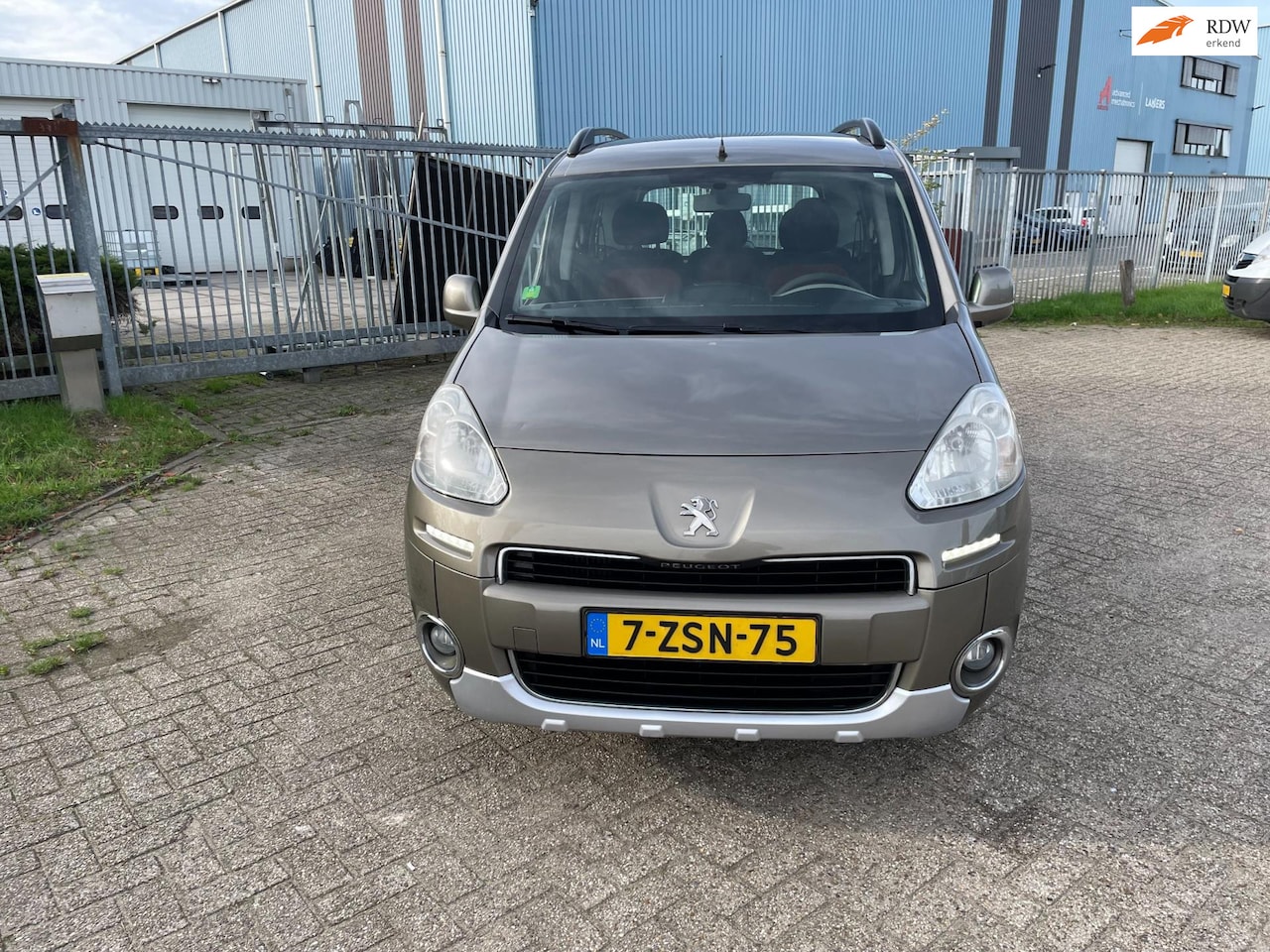 Peugeot Partner Tepee - 1.6 e-HDi Active 1.6 e-HDi Active - AutoWereld.nl