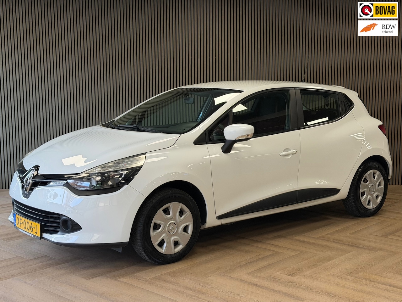 Renault Clio - 1.2 Collection AIRCO CRUISE NAVIGATIE BLUETOOTH - AutoWereld.nl
