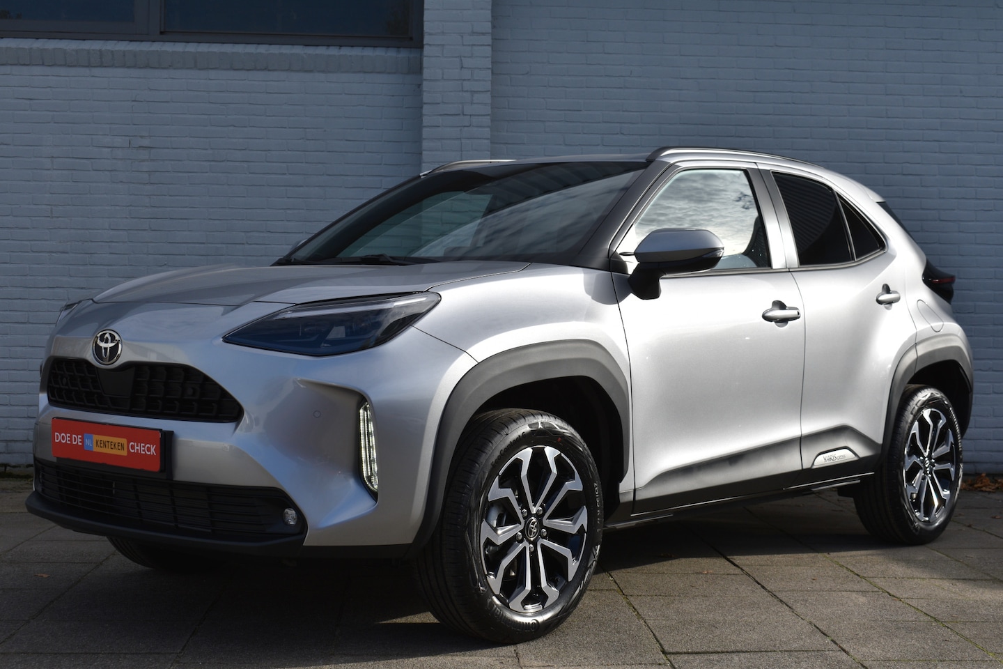 Toyota Yaris Cross - 1.5 Hybrid 115 Dynamic Automaat 116pk | CFP | Stoel&stuur verwarming | BSM | PDC | Achteru - AutoWereld.nl