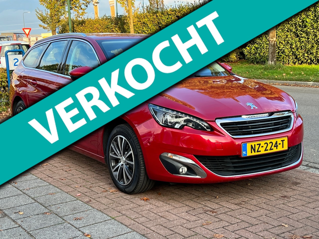 Peugeot 308 SW - 1.2 PureTech Allure **AUTOMAAT/ INCL. HISTORIE - AutoWereld.nl
