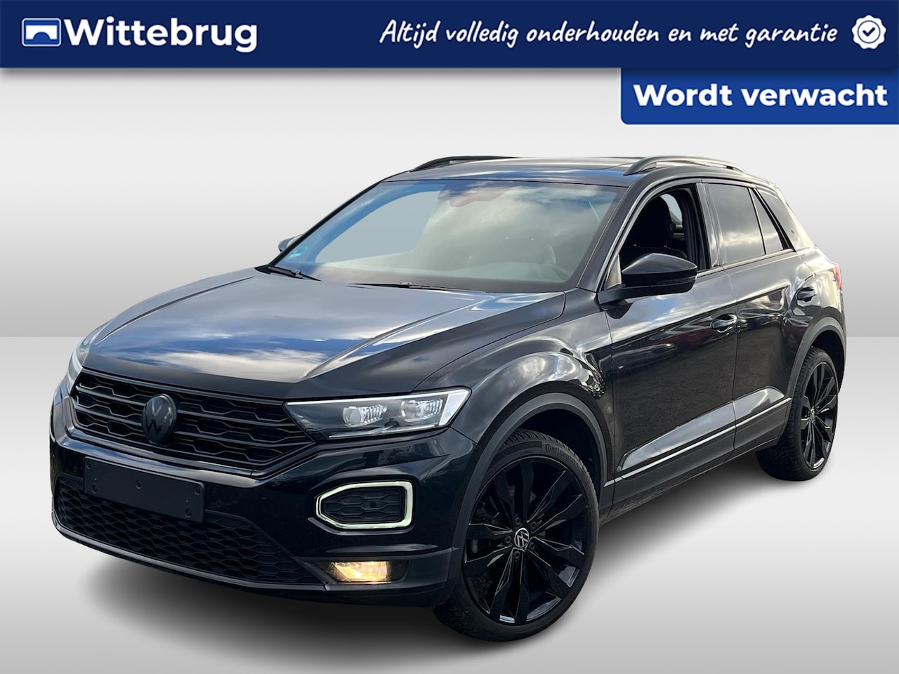 Volkswagen T-Roc - 1.5 TSI Sport / Panorama dak / 19 Inch / Virtual Cockpit / Afneembare trekhaak / Black Sty - AutoWereld.nl