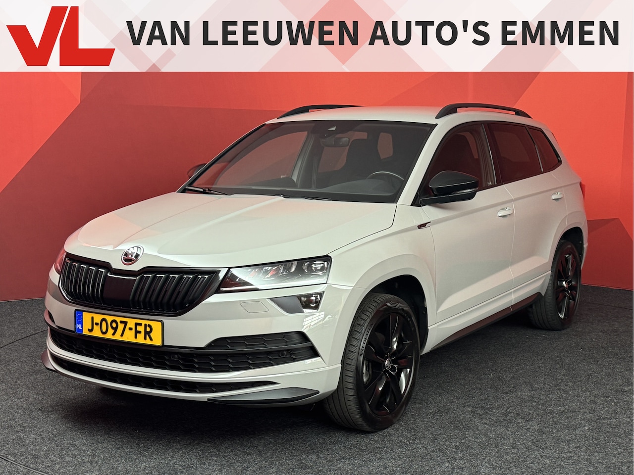 Skoda Karoq - 1.5 TSI ACT Sportline Business | Nieuw Binnen! | Automaat | Camera | Stoelverwarming - AutoWereld.nl